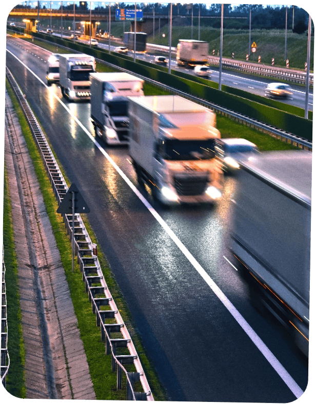 Foto di trasporto in autostrada con camion
